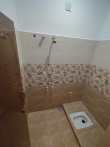 Bathroom Image of 800 Sq.ft 2.5 BHK Builder Floor for rent in Sathuvachari Vellore for Rs. 10500