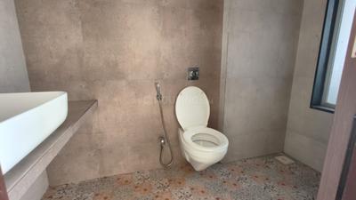 Bathroom Image of 805 Sq.ft 2 BHK Apartment / Flat for sale in Rajshree Clover, Chembur Mumbai for Rs. 18500000