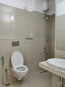 Common Bathroom Image of 1150 Sq.ft 3 BHK Apartment / Flat for rent in Runwal Sanctuary, Mulund West Mumbai for Rs. 85000