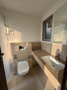 Bathroom Image of 1500 Sq.ft 2 BHK Apartment / Flat for sale in Piramal Aranya, Byculla Mumbai for Rs. 65000000