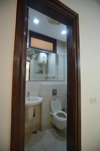 Bathroom Image of 2300 Sq.ft 3 BHK Builder Floor for sale in Jangpura New Delhi for Rs. 70000000