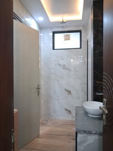Common Bathroom Image of 2250 Sq.ft 4 BHK Builder Floor for sale in Paschim Vihar New Delhi for Rs. 45000000