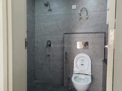 Bathroom Image of 1650 Sq.ft 3 BHK Apartment / Flat for rent in Gulnaar Meadows, Bhabat Zirakpur for Rs. 29000