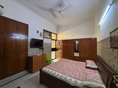 Bedroom Image of 2300 Sq.ft 3 BHK Builder Floor for sale in Kirti Nagar New Delhi for Rs. 27500000