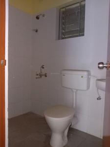 Common Bathroom Image of 920 Sq.ft 3 BHK Apartment / Flat for sale in Shapoorji Pallonji Shukhobrishti Spandan Phase 9 , New Town Kolkata for Rs. 6100000