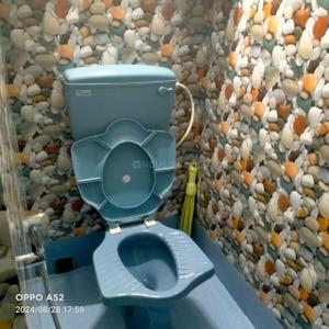 Bathroom Image of 450 Sq.ft 1 BHK Independent House for rent in Patuli Kolkata for Rs. 9000