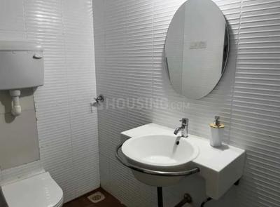 Bathroom Image of 649 Sq.ft 1 BHK Apartment / Flat for rent in Suncity Jewel Of India, Bajaj Nagar Jaipur for Rs. 12000