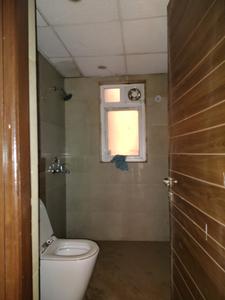 Common Bathroom Image of 1395 Sq.ft 3 BHK Apartment / Flat for sale in ACE Parkway, Sector 150 Noida for Rs. 23000000