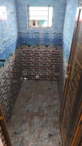 Bathroom Image of 550 Sq.ft 1 BHK Apartment / Flat for rent in Mohishgot Kolkata for Rs. 10500