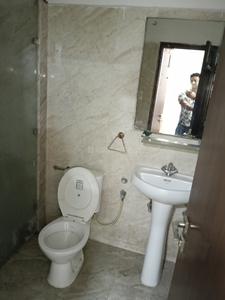 Bathroom Image of 2500 Sq.ft 6 BHK Apartment / Flat for rent in Chandralok Lucknow for Rs. 60000