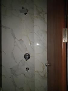 Common Bathroom Image of 1050 Sq.ft 2 BHK Apartment / Flat for sale in JMD Marvella Homes, Sector 73 Noida for Rs. 3950001