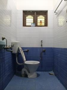 Common Bathroom Image of 1260 Sq.ft 2 BHK Builder Floor for rent in Varanasi Bengaluru for Rs. 22000