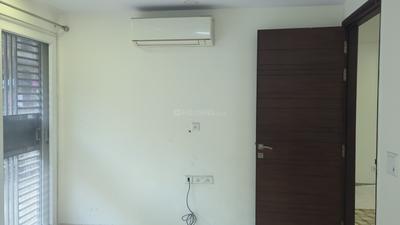 Bedroom Image of 1450 Sq.ft 3 BHK Builder Floor for sale in Rajouri Garden New Delhi for Rs. 28000000