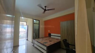 Bedroom Image of 372 Sq.ft 1 RK Apartment / Flat for rent in Sector 72 Noida for Rs. 12499