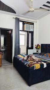 Bedroom Image of 1450 Sq.ft 3 BHK Builder Floor for rent in Paschim Vihar New Delhi for Rs. 40000