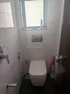 Bathroom Image of 650 Sq.ft 1 BHK Apartment / Flat for rent in Churchgate Mumbai for Rs. 110000