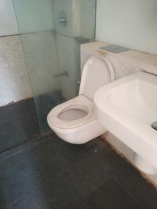 Common Bathroom Image of 910 Sq.ft 2 BHK Apartment / Flat for sale in Colaba Mumbai for Rs. 35000000