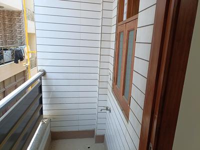 Balcony Image of 600 Sq.ft 2 BHK Builder Floor for sale in Laxmi Nagar New Delhi for Rs. 5800000