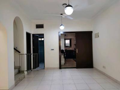 Living Room Image of 1800 Sq.ft 4 BHK Apartment / Flat for rent in Sarita Vihar New Delhi for Rs. 75000
