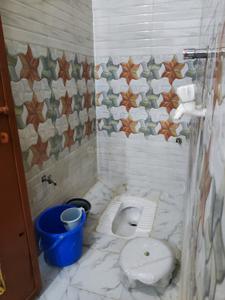 Bathroom Image of 400 Sq.ft 2 BHK Builder Floor for rent in Daiwghat Allahabad for Rs. 6000