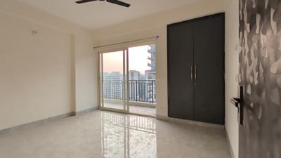 Bedroom Image of 1490 Sq.ft 2.5 BHK Apartment / Flat for rent in Panchsheel Wellington, Crossings Republik Ghaziabad for Rs. 24000