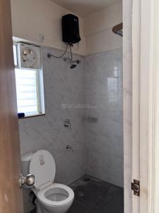 Bathroom Image of 1500 Sq.ft 2 BHK Apartment / Flat for rent in Kumar Primrose, Kharadi Pune for Rs. 43000