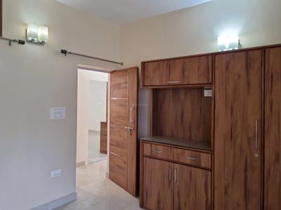 Bedroom Image of 1000 Sq.ft 2 BHK Apartment / Flat for rent in Janakpuri New Delhi for Rs. 37000