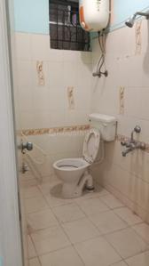 Bathroom Image of 1200 Sq.ft 2 BHK Apartment / Flat for rent in Sri Vandana Regency, Munnekollal Bengaluru for Rs. 32000