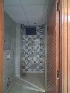 Common Bathroom Image of 1450 Sq.ft 3 BHK Apartment / Flat for sale in Sector 73 Noida for Rs. 6500000