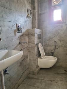 Common Bathroom Image of 1000 Sq.ft 3 BHK Apartment / Flat for sale in Dream Ultra Luxury, Mahavir Enclave New Delhi for Rs. 10500001