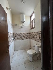 Bathroom Image of 900 Sq.ft 2 BHK Apartment / Flat for sale in Kharar Mohali for Rs. 4490000
