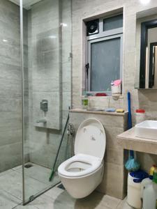 Common Bathroom Image of 915 Sq.ft 3 BHK Apartment / Flat for sale in Oberoi Eternia Towers A to D, Mulund West Mumbai for Rs. 27400000