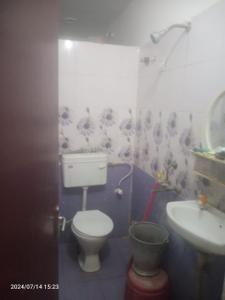 Bathroom Image of 532 Sq.ft 2 BHK Apartment / Flat for sale in Trehan Apna Ghar Shalimar Extn, Nagla Samawadi Alwar for Rs. 1700000