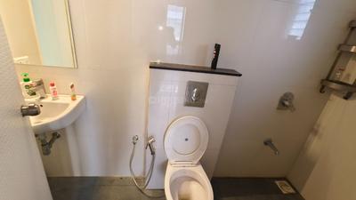 Bathroom Image of 2250 Sq.ft 3 BHK Apartment / Flat for rent in Motera Ahmedabad for Rs. 25000