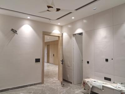 Bedroom Image of 2700 Sq.ft 4 BHK Builder Floor for sale in Paschim Vihar New Delhi for Rs. 60000000