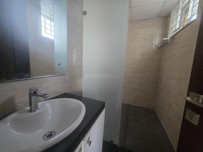 Bathroom Image of 1500 Sq.ft 3 BHK Apartment / Flat for rent in Vaishnavi Oasis, Konanakunte Bengaluru for Rs. 45000