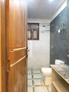 Common Bathroom Image of 1300 Sq.ft 3 BHK Apartment / Flat for sale in Lal Kuan Ghaziabad for Rs. 5965000