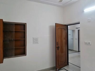 Bedroom Image of 1300 Sq.ft 3 BHK Apartment / Flat for rent in Janakpuri New Delhi for Rs. 40000