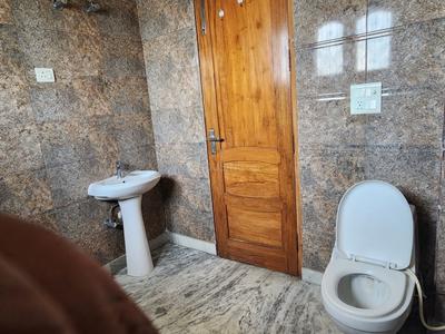 Bathroom Image of 1100 Sq.ft 2 BHK Villa for rent in Sector 2 Faridabad for Rs. 15000