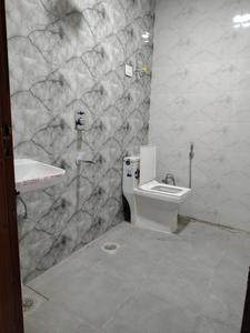 Common Bathroom Image of 550 Sq.ft 1 BHK Apartment / Flat for sale in Neb Sarai New Delhi for Rs. 3000000