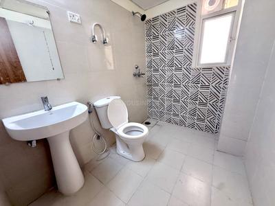 Image of 2130 Sq.ft 4 BHK Apartment / Flat for rent in Amrapali Verona Heights, Noida Extension, Greater Noida for Rs. 34950