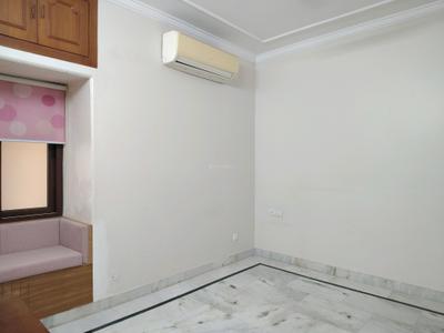 Bedroom Image of 1500 Sq.ft 2 BHK Apartment / Flat for rent in DDA Sector C Pocket 6, Vasant Kunj New Delhi for Rs. 65000