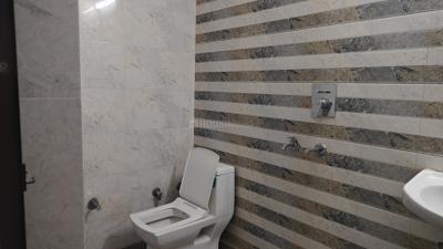 Bathroom Image of 700 Sq.ft 1 BHK Builder Floor for rent in Hari Nagar New Delhi for Rs. 21000