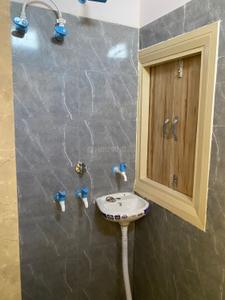 Bathroom Image of 350 Sq.ft 1 RK Apartment / Flat for rent in Sector 44 Noida for Rs. 11999