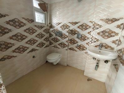 Bathroom Image of 1992 Sq.ft 3 BHK Apartment / Flat for sale in Kalighat Kolkata for Rs. 21000000