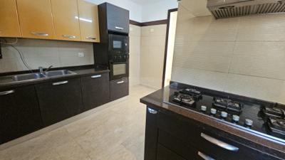 Kitchen Image of 3200 Sq.ft 4 BHK Builder Floor for rent in Vasant Vihar New Delhi for Rs. 250000
