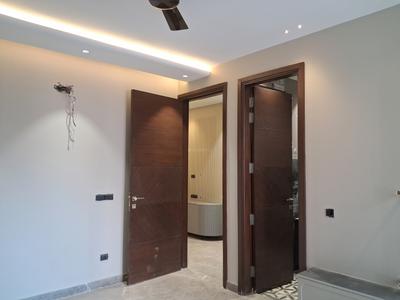 Bedroom Image of 1800 Sq.ft 3 BHK Builder Floor for sale in Paschim Vihar New Delhi for Rs. 40000000