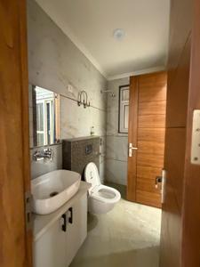 Bathroom Image of 1125 Sq.ft 3 BHK Builder Floor for rent in Vasant Kunj New Delhi for Rs. 50000