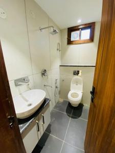 Image of 2350 Sq.ft 3 BHK Apartment / Flat for rent in Uttam Nagar, New Delhi for Rs. 19000