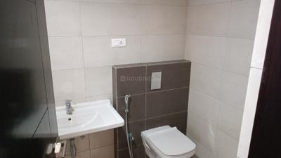 Image of 1960 Sq.ft 3 BHK Apartment / Flat for rent in Rajapushpa Regalia, Kokapet, Hyderabad for Rs. 60000